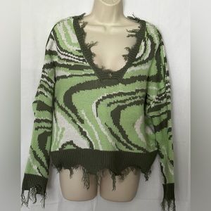 3/$15 White And Green Sweater Size M